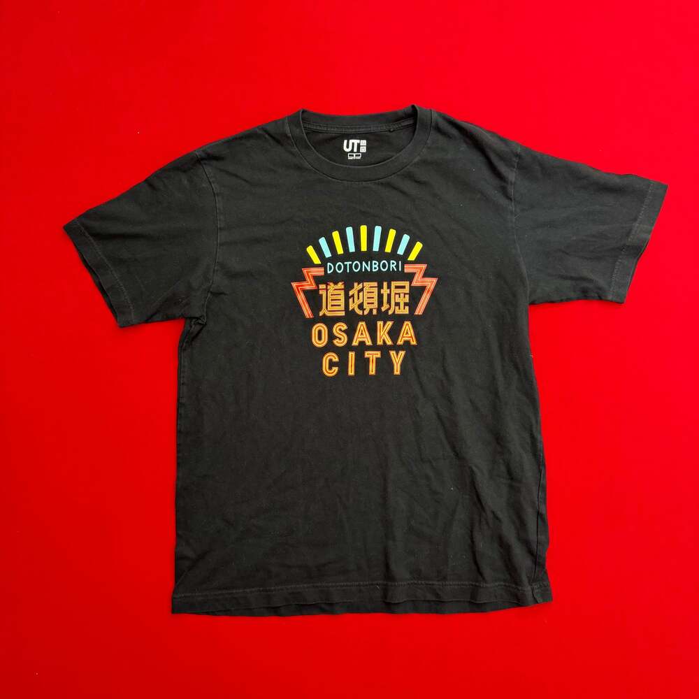 Uniqlo Men’s UT Nippon Miyage Dotonbori Osaka City Graphic T-Shirt size‎ Small